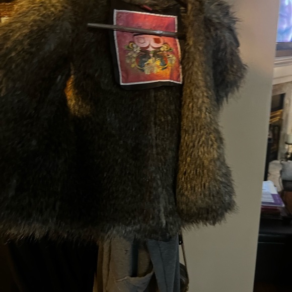 Ladies faux suede fur vest like new! - Picture 5 of 5